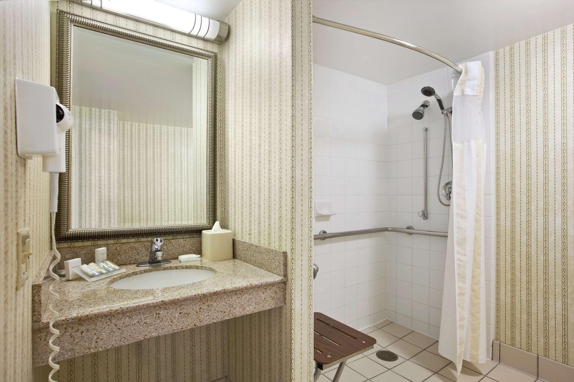 Hilton Garden Inn Оукбрук Теръс Стая снимка