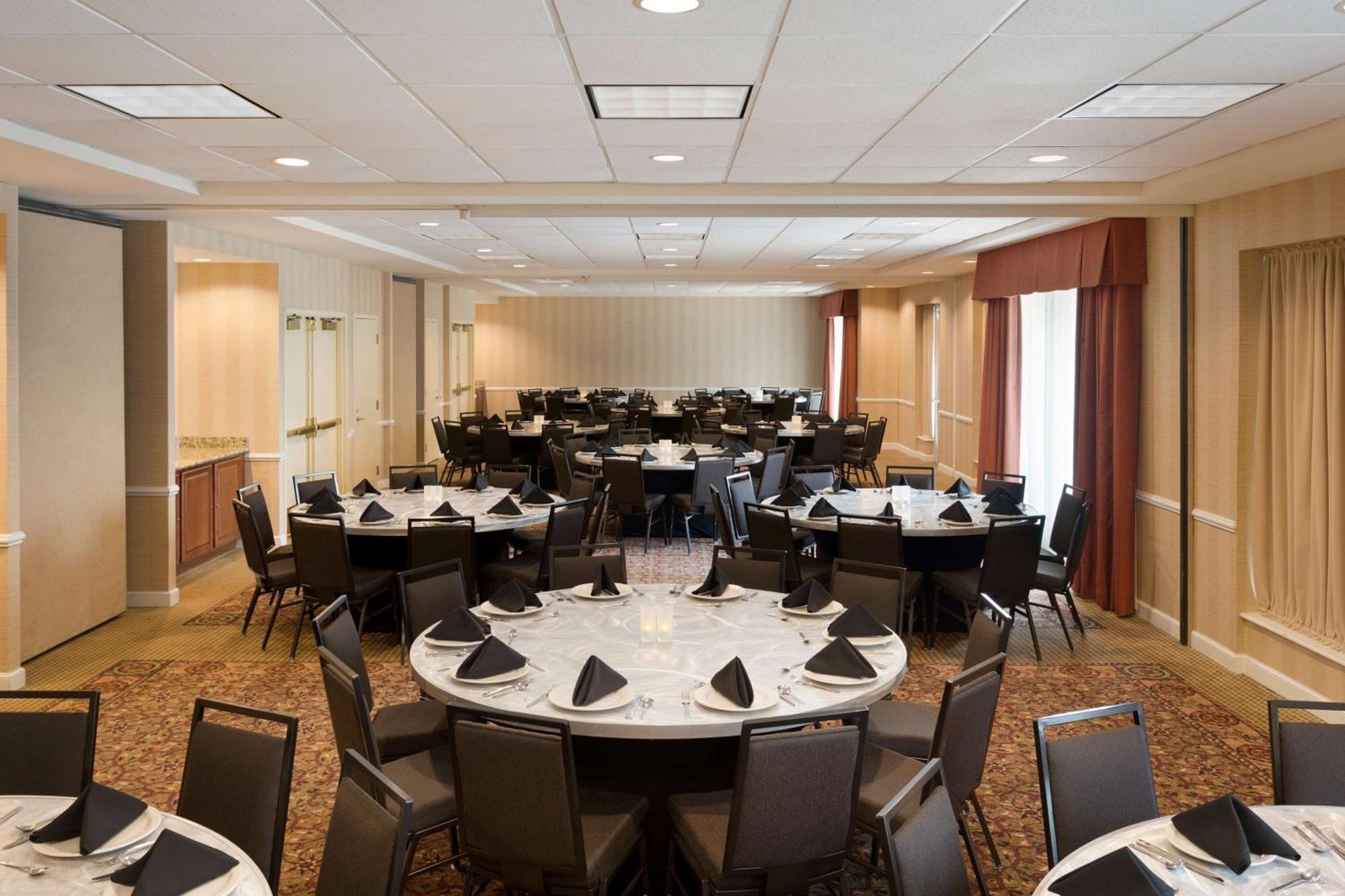 Hilton Garden Inn Оукбрук Теръс Екстериор снимка