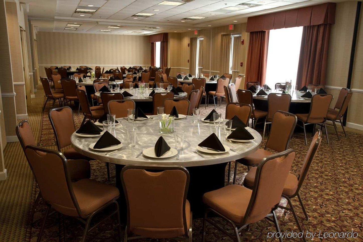 Hilton Garden Inn Оукбрук Теръс Екстериор снимка